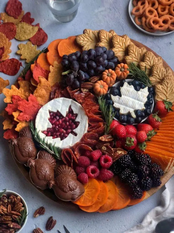 Thanksgiving charcuterie board appetizer