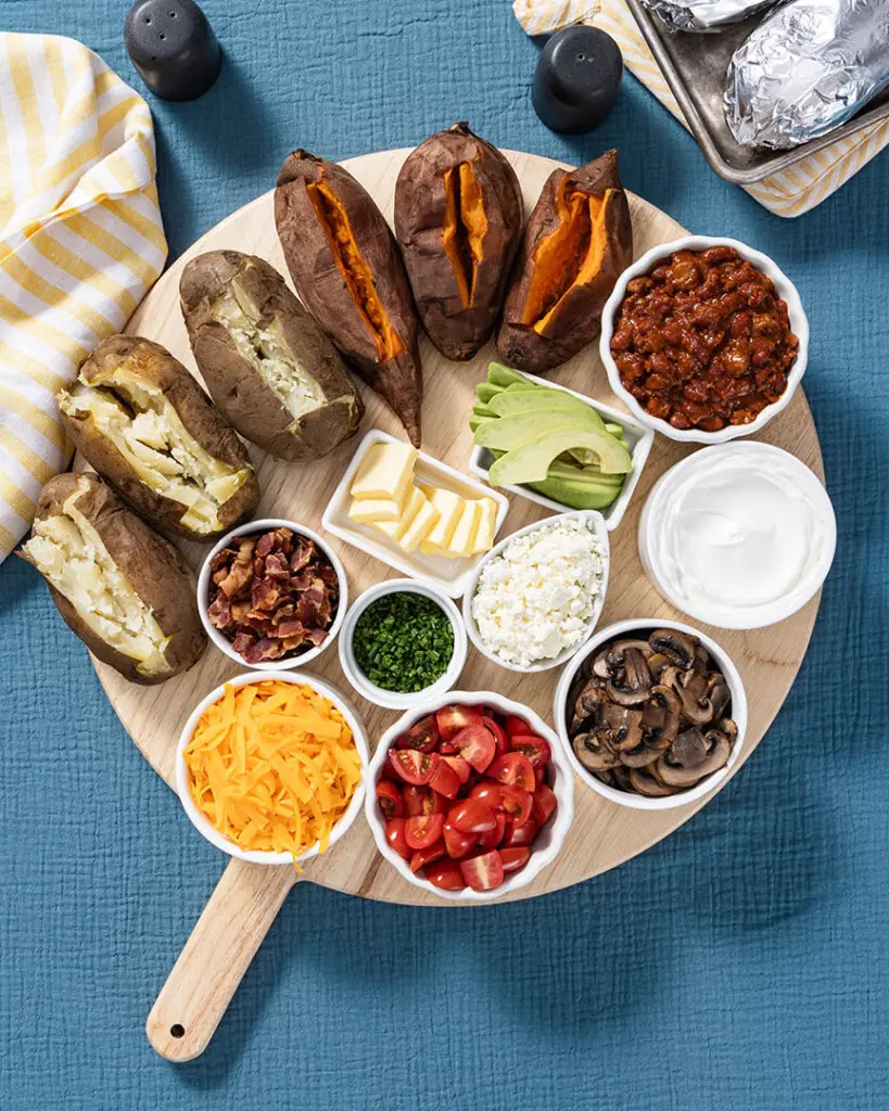 what to serve with baked potatoes