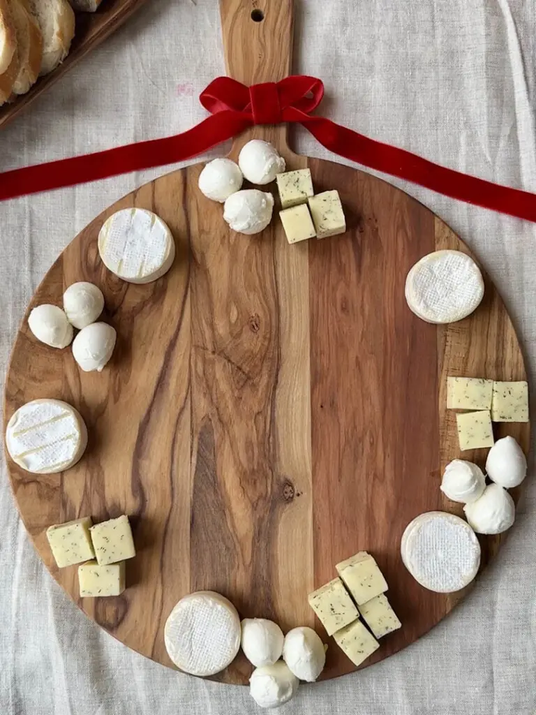 Christmas charcuterie wreath step 1
