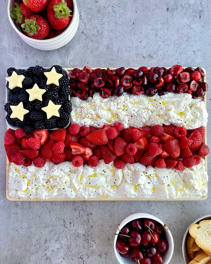 4th of July Appetizer Red White and Blue Flag | Ain't Too Proud To Meg