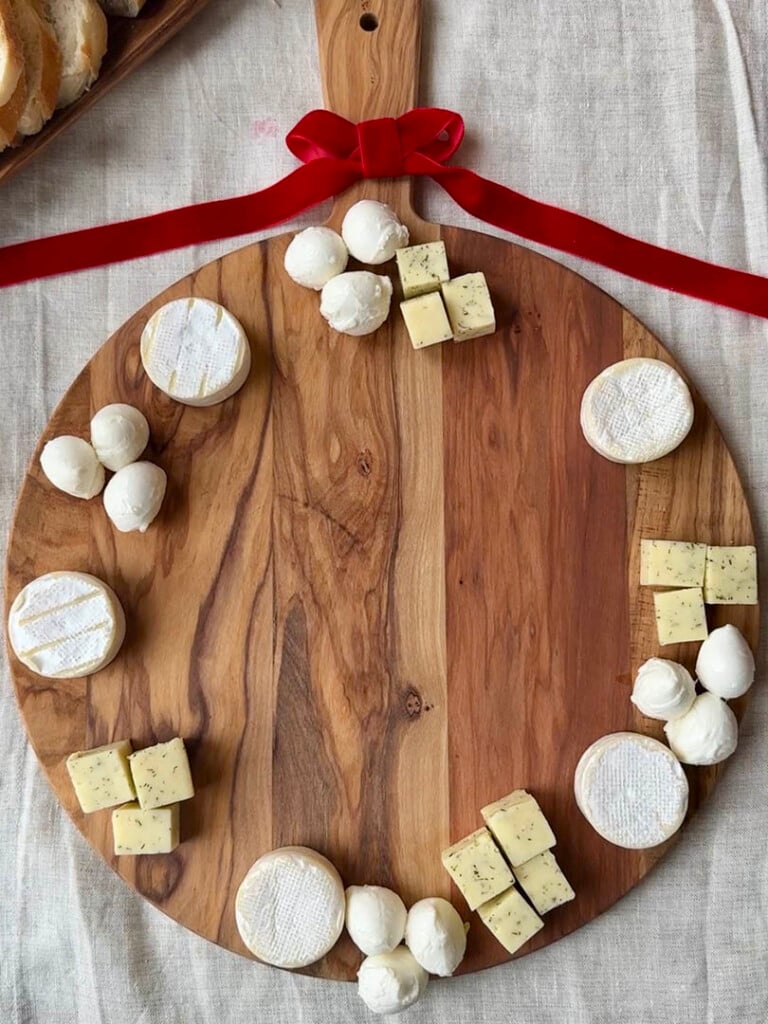 Christmas charcuterie wreath step 1