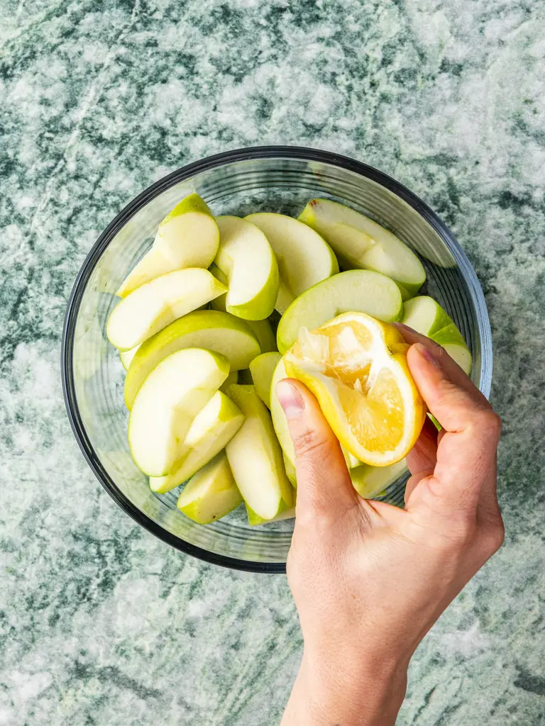 how to prevent apples from browning 1