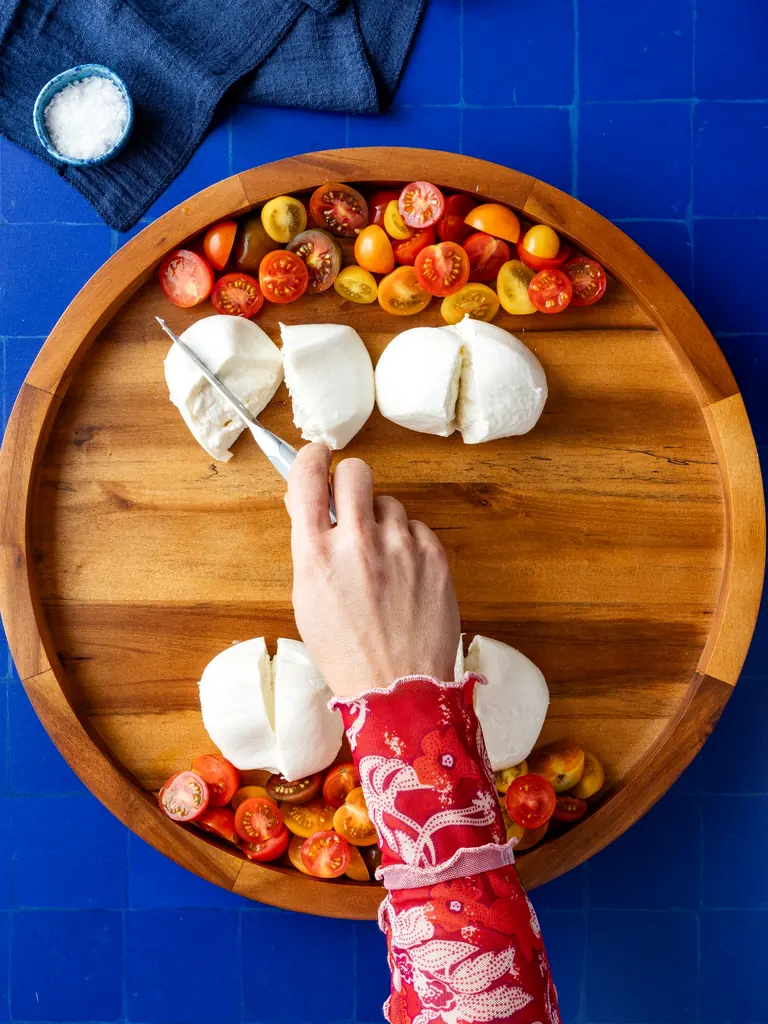 how to cut burrata (caprese salad step 3)