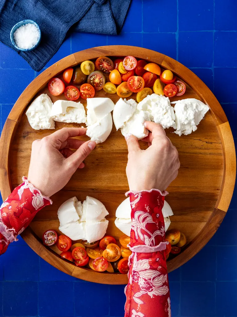 how to cut burrata - caprese salad step 4